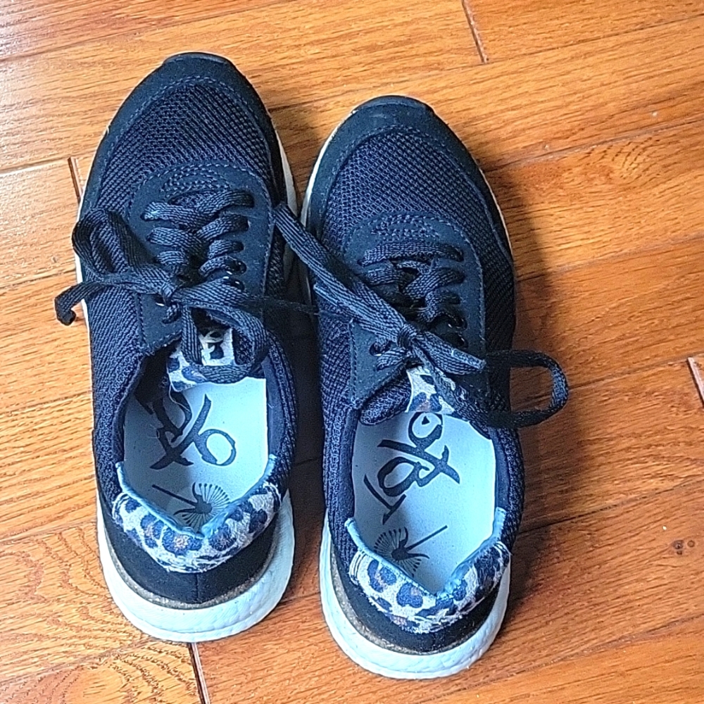 OTBT Flash Sneakers, Size 6